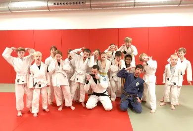 Gekke groepsfoto van de training met gasttrainer Louis Cloots